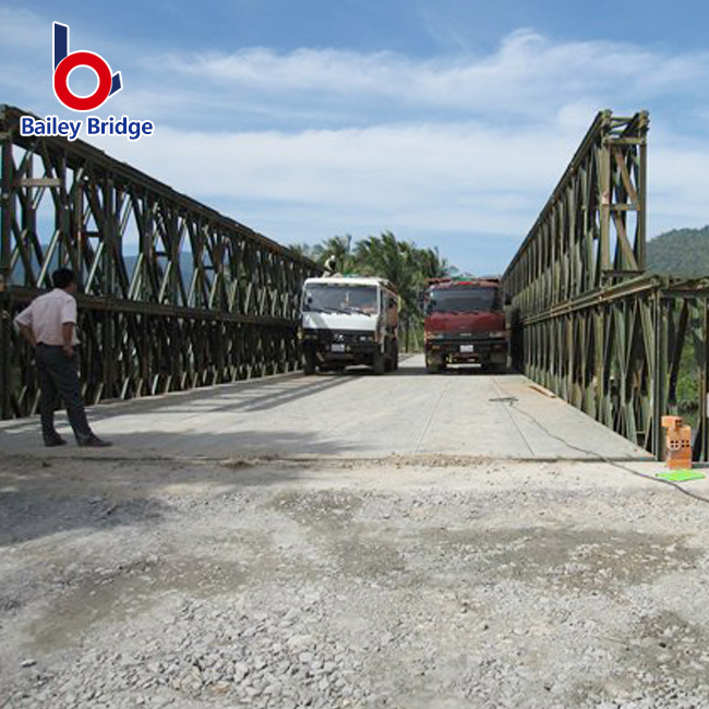 Modular temporary bridge assembly in a constrained work zone